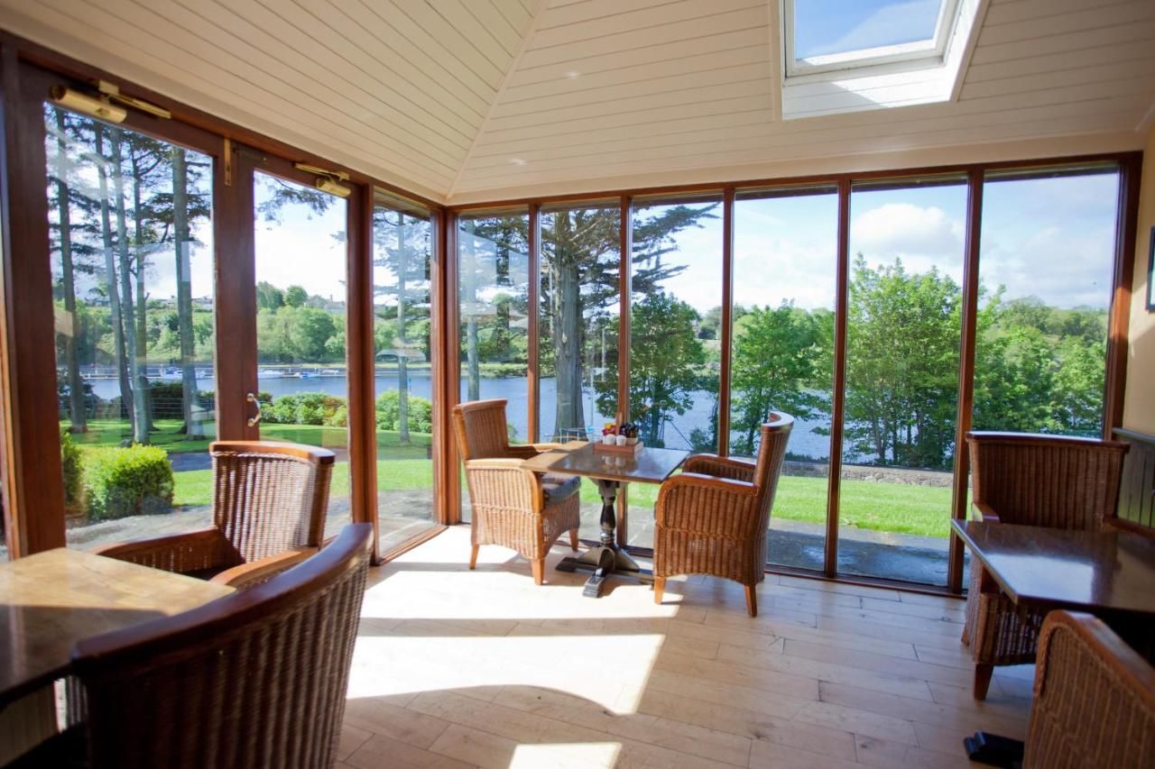 Отель The Lakeside Hotel & Leisure Centre Киллало